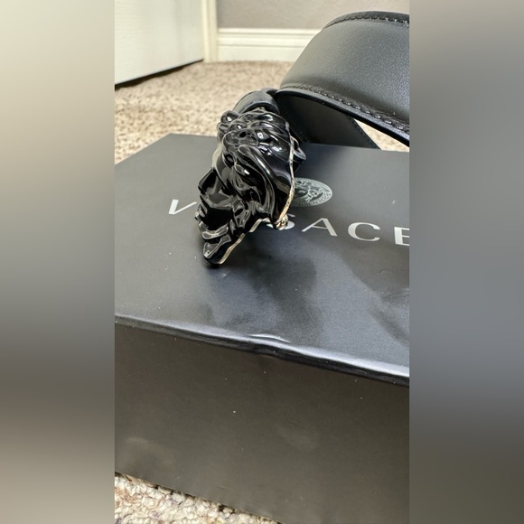 Versace Women’s Black Belt with Black Medusa Buckle Great Condition - Picture 4 of 16